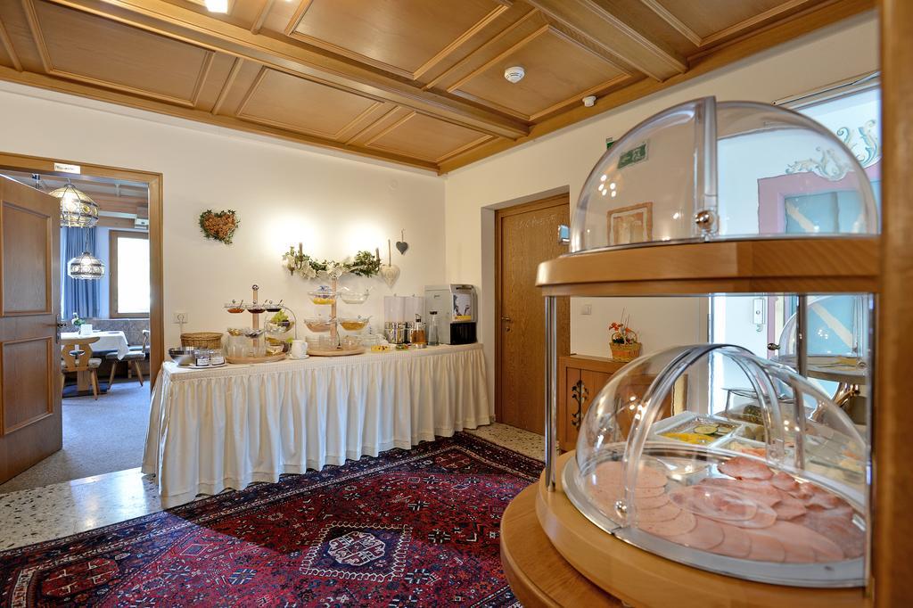 Hotel Garni Jennewein Mayrhofen Bagian luar foto