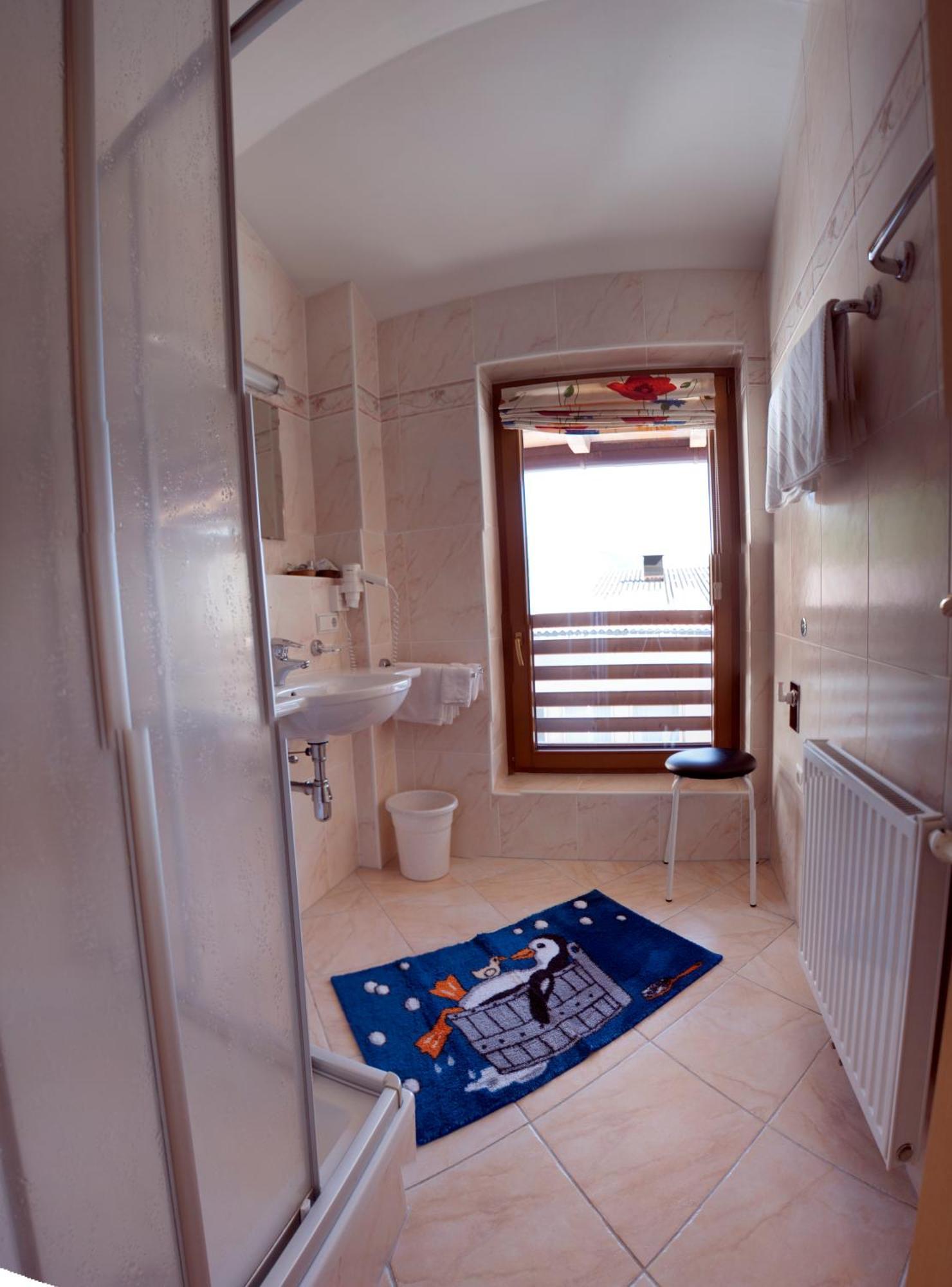Hotel Garni Jennewein Mayrhofen Bagian luar foto