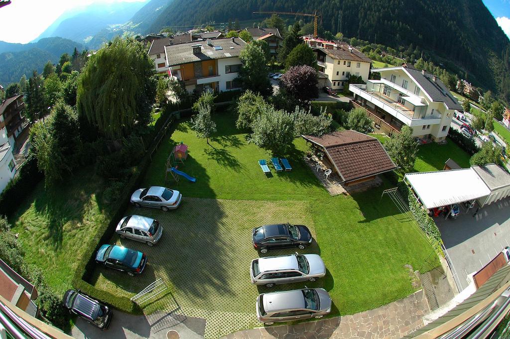 Hotel Garni Jennewein Mayrhofen Bagian luar foto
