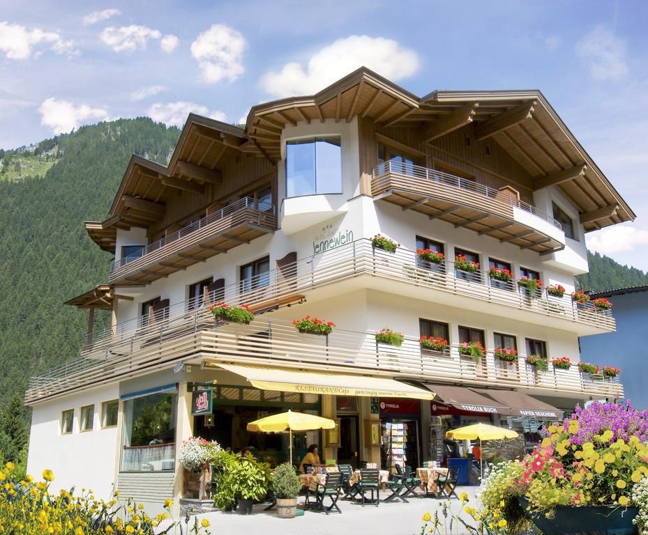 Hotel Garni Jennewein Mayrhofen Bagian luar foto