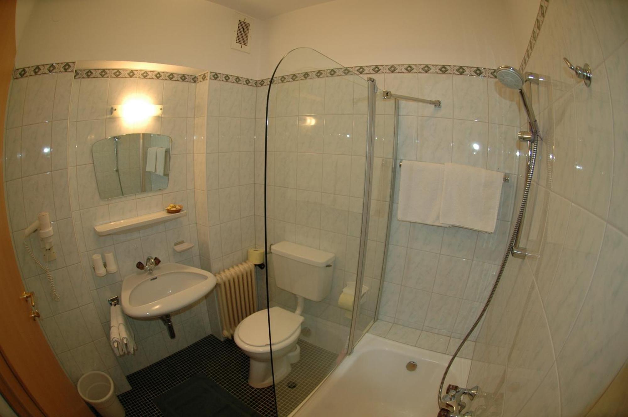 Hotel Garni Jennewein Mayrhofen Bagian luar foto